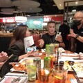 TGI FRIDAYS信義店化身「90 Night返校派對」基地！魔爪調酒喚醒青春回憶