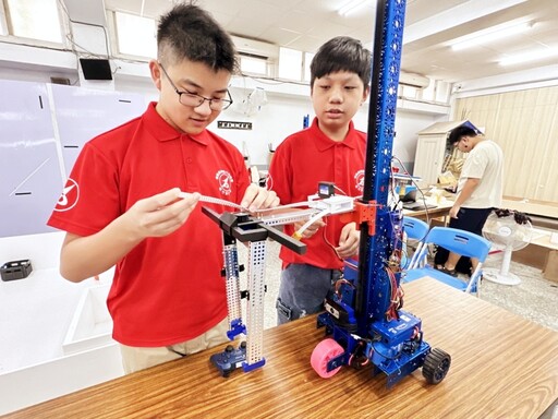 桃竹苗分署技職雙星年僅16歲莊致齊與鄭宇翔 代表台灣出戰第3屆亞洲技能賽爭取最佳成績