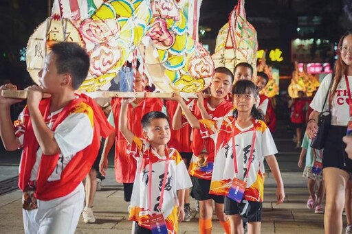 非遺奇妙夜 連城兩岸青少年共舞大龍—— 情誼在舞動中綻放！