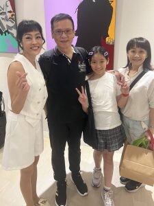 唐玲舞台展自信 與胰臟癌病友家庭深情交流感動全場