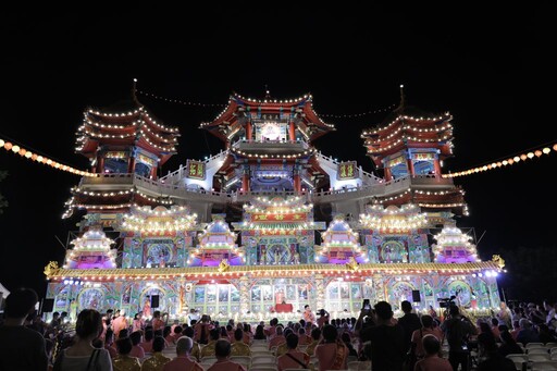 無形文化資產之美！基隆中元祭「開燈放彩」引領亡靈、祈願平安