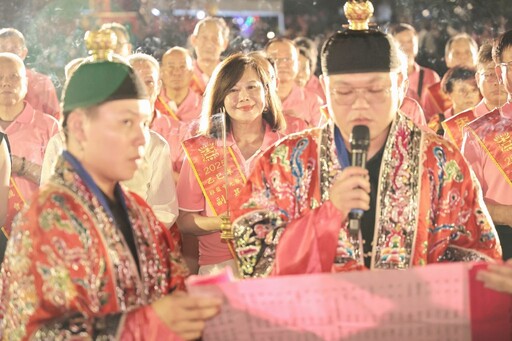 無形文化資產之美!基隆中元祭「開燈放彩」引領亡靈、祈願平安