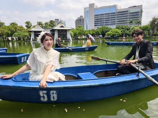台中市政府徵老照片共譜甜蜜記憶 台中公園湖心亭再現百年浪漫情緣