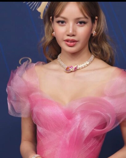 《紅毯》 空降一朵雲