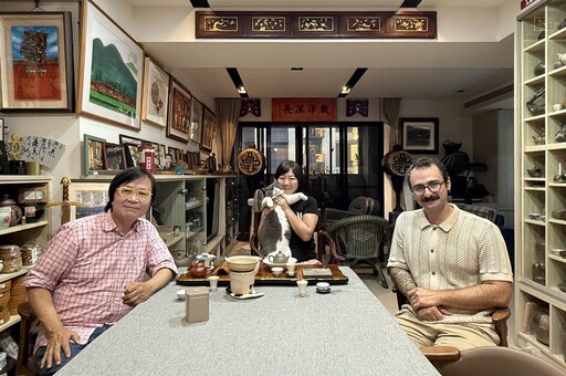 以《茶藝與茶的國際關係》為研究的美國加州大學人類學準博士Thiago再度來訪共品福壽山茶