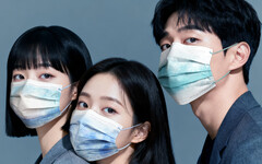 從防疫到日常風格 口罩防護自然融入生活成秋冬生活配件新常態