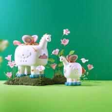 滿足消費者送禮體面、美味與公益等需求 禮坊推出旺福馬瓷器、金玉滿糖、愛盛放公益等禮盒