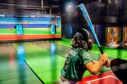 開啟24小時運動娛樂風潮 大魯閣美國第3家棒壘球打擊中心錢得勒店重磅開幕