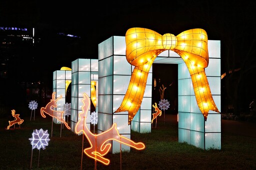 輔大百年禧年點燈 上千人見證溫暖時刻