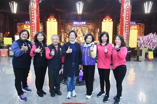 彰化縣長王惠美擲筊祈福 擇定國際海牛文化節5/18芳苑登場