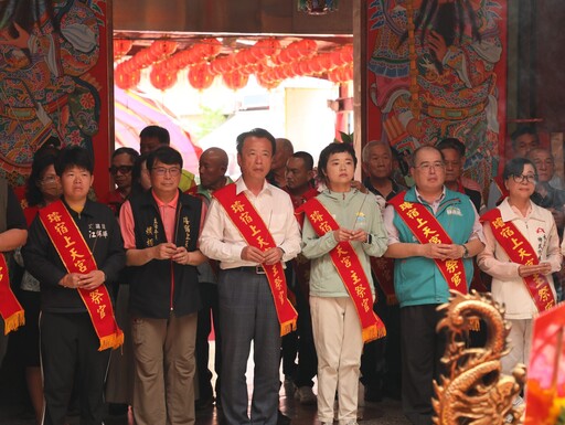 嘉義縣市齊賀媽祖聖誕 翁章梁、黃敏惠獻禮祈安