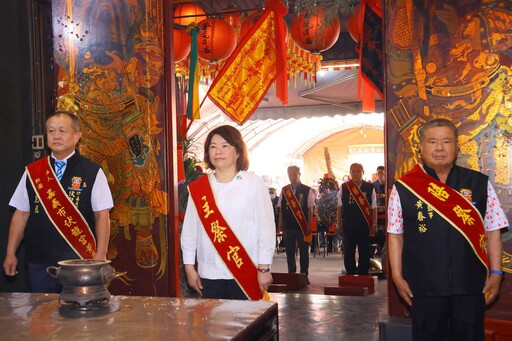 嘉義縣市齊賀媽祖聖誕 翁章梁、黃敏惠獻禮祈安