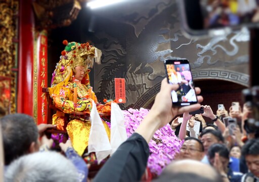 白沙屯媽祖徒步進香啟程 賴清德總統參拜致贈匾額