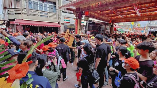 白沙屯媽祖徒步進香啟程 賴清德總統參拜致贈匾額