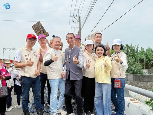 「粉紅超跑」36小時飆速抵北港 丁學忠接駕祈願國泰民安