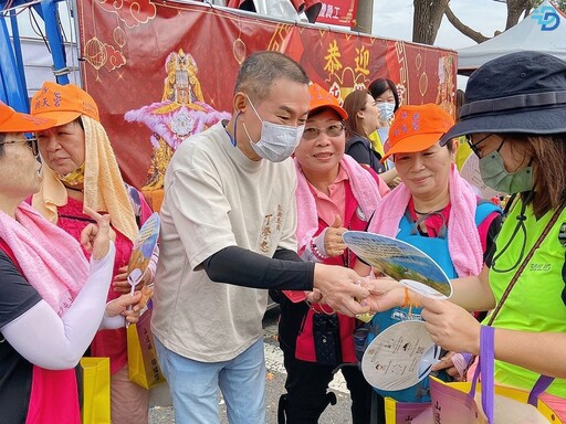 「粉紅超跑」36小時飆速抵北港 丁學忠接駕祈願國泰民安