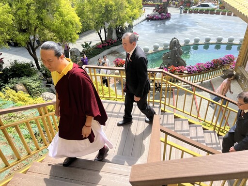 梅山龍王金殿迎請薩迦法王主持水供法會 以慈悲智慧呼喚對自然的敬畏