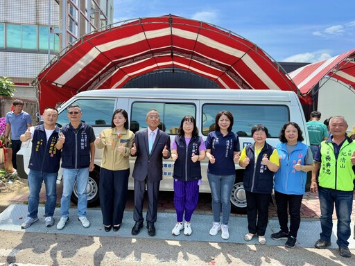 共創有愛無礙環境 博士居建設二度捐贈中市府復康巴士