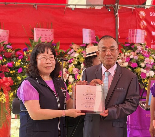 共創有愛無礙環境 博士居建設二度捐贈中市府復康巴士