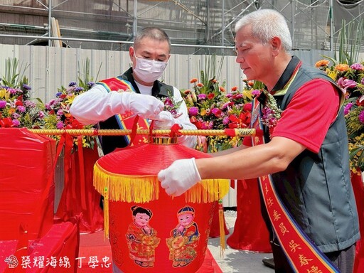 虎尾廣雲宮舉行陞樑喜慶 丁學忠與信眾共祈建廟圓滿