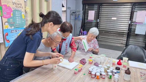 一筆一畫畫出心聲 暖七中心以藝術陪伴照顧者走過教養困境