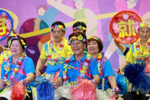 最高齡104歲!台中阿公阿嬤活力show登場 破萬歲長輩動滋動