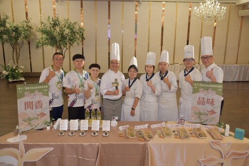 跨界推薦新北庇護禮 《五厚食光》暖心開箱 茶餅禮盒預購即日起跑