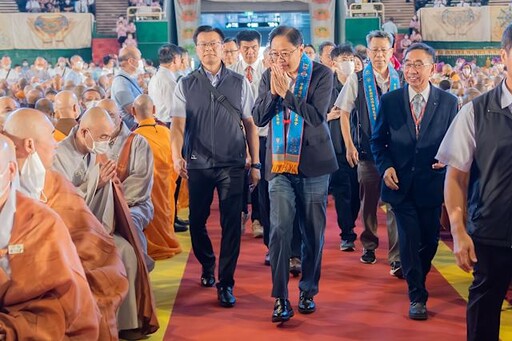 6000位僧眾四海雲來集—林口「國際供佛齋僧大會」嚴審戒牒，立規矩
