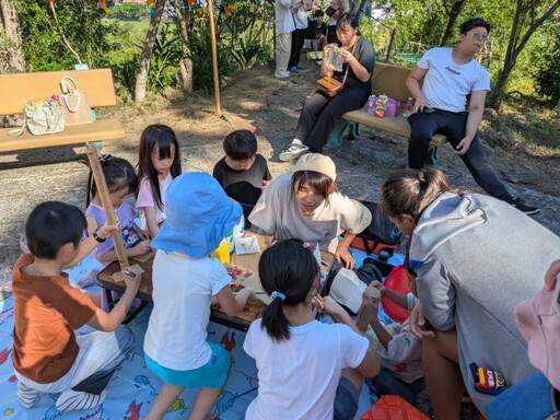 基隆堵南「後山音樂派對」百人同樂 點亮荒蕪公園譜寫溫馨樂章