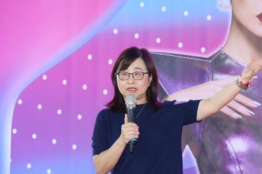 臺北網紅節超閃 陸筱晴、金吉娜現身香堤大道同樂