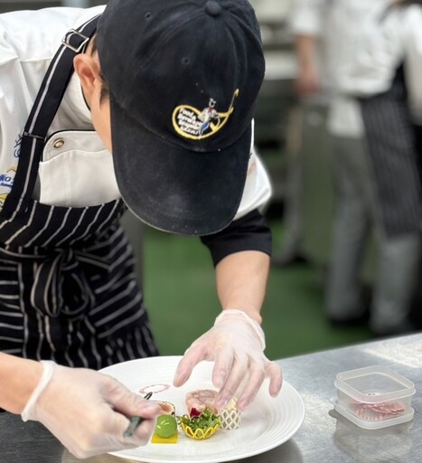 向陽『金牌』和光蝦助攻 高餐大青年國家代表隊征IKA奧林匹克廚藝競賽勇奪雙銀殊榮