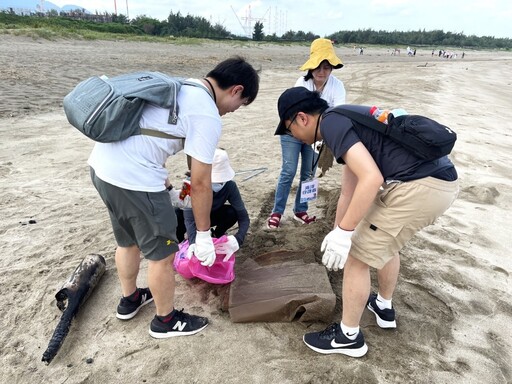 長群建設推動ESG永續發展 舉辦沙崙海灘淨灘活動展現海洋生態關懷