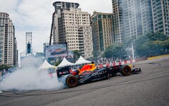 F1賽車手角田裕毅台中轟鳴 Red Bull Showrun 震撼全場