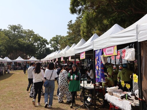 東海大學牛奶節登場 騎馬、餵小牛、逛市集品味幸福滋味