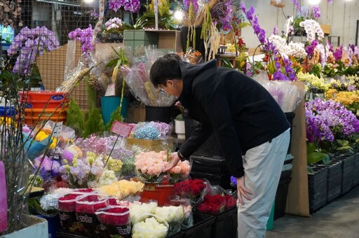 情人節玫瑰花束正夯 板橋花市選擇多