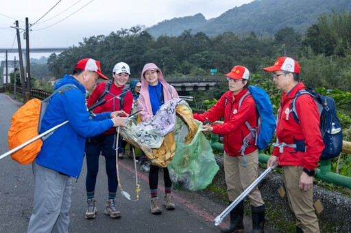 平溪天燈圓滿落幕 健行淨山清除650公斤垃圾