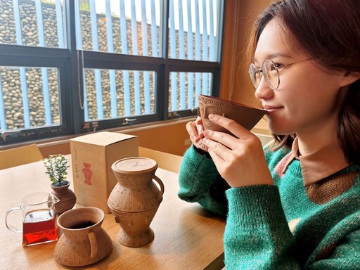 十三行〈人面陶罐茶濾杯〉千年容顏化作一盞茶香