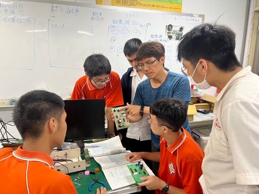 培育人才卓越成效再創巔峰 花工13學子獲台電獎學金
