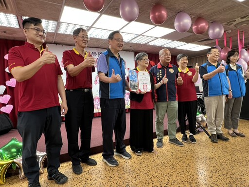 八德榮家歡慶母親節 新北記者工會、佛教正心會溫馨送暖