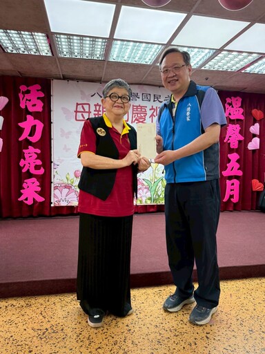 捐贈弱勢榮民眷慰問金 世界佛教正心會母親節前夕送暖