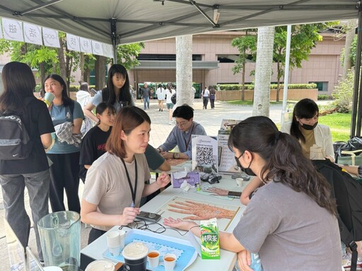 中山醫大「醫療科技博覽會」 企業與師生分享創新創業經驗