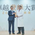 敦惟鎂生醫獲卓越登峰大賞科技創新獎 張鎮中引領醫藥市場創新發展