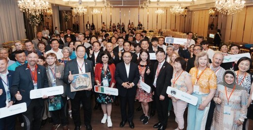 國際友人支持世壯運 侯友宜邀訪賓走讀府中
