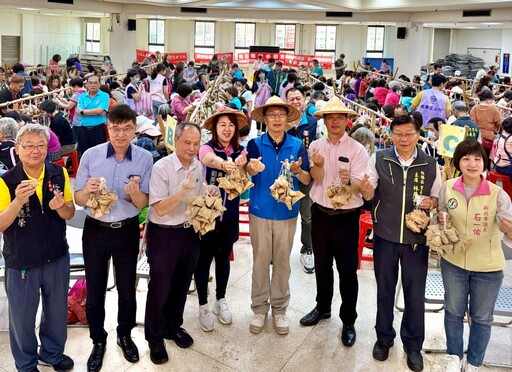 益起包粽送愛心 板橋慶端午代代傳承人情味