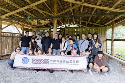 中原大學原專班113學年度全學年級學習成果展「設計共生:創意與環境的永續連結」登場