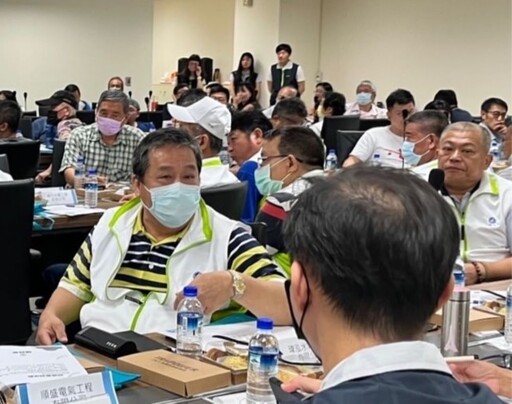 與承裝業座談 台電北南區處聚焦電動車用電與RE30綠能推廣