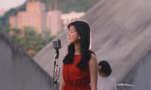 林逸欣挑戰唯美女女戀 MV 首播掀共鳴!十萬「Evelyn」網友對號入座