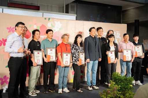 萬金杜鵑攝影展出爐 林憶萍鄭明坤師徒聯手奪金銀二獎