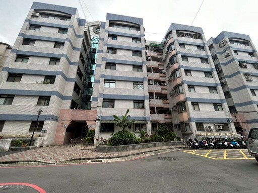 視察《住宅法》全國首座原民社宅 侯:深化居住正義建立典範