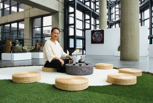 順應自然「無為初心 」 吳明儀「陶藝之路」展新貌